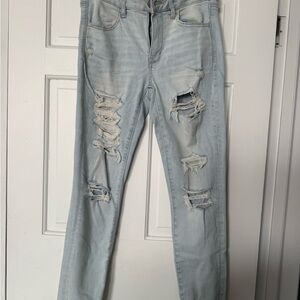 American Eagle Light Wash Distressed Women’s Jeans - Light Blue